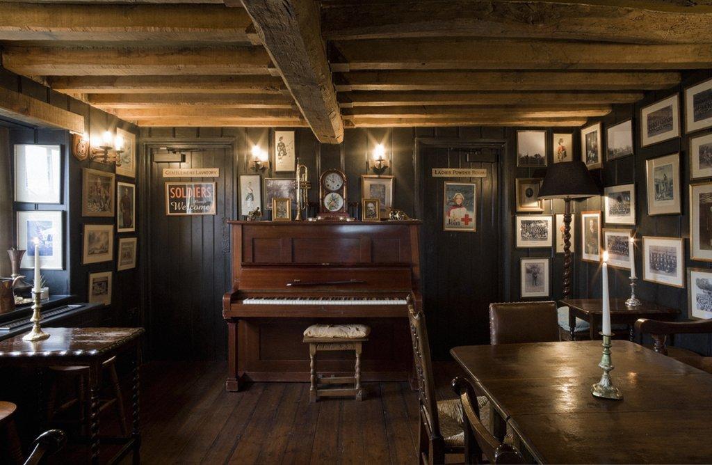 The Anchor Inn Lower Froyle Restaurang bild
